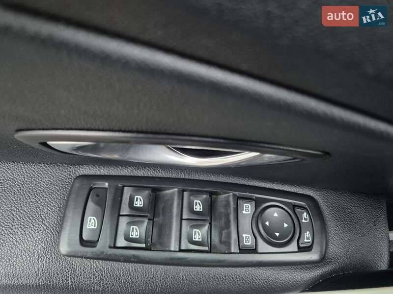 Седан Renault Fluence 2011 в Староконстантинове