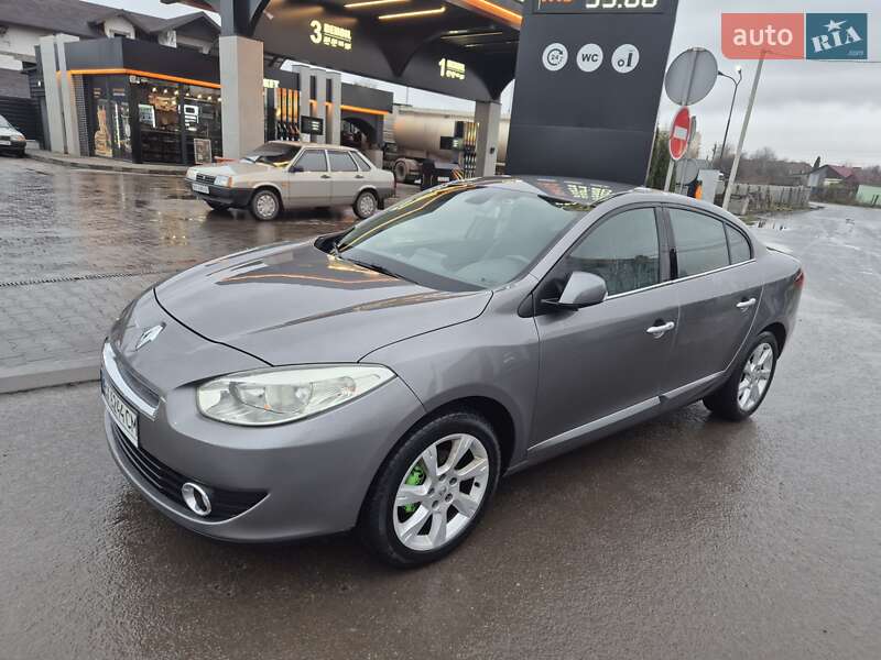 Седан Renault Fluence 2011 в Староконстантинове