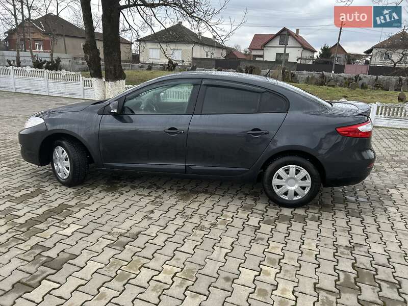 Седан Renault Fluence 2011 в Виноградові
