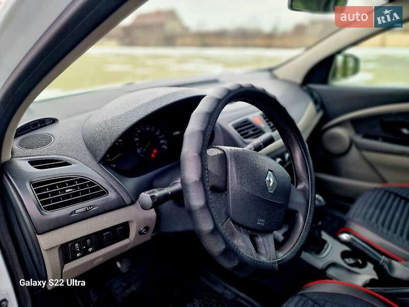 Седан Renault Fluence 2011 в Одессе