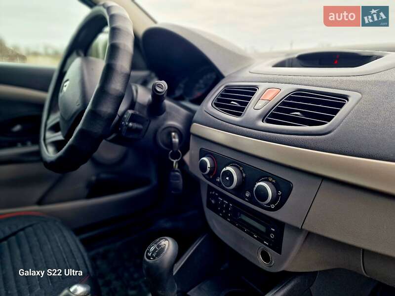 Седан Renault Fluence 2011 в Одессе
