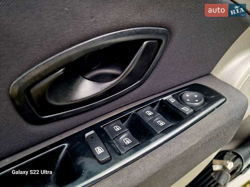 Седан Renault Fluence 2011 в Одессе