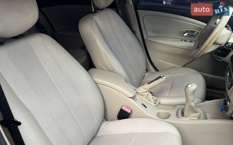 Седан Renault Fluence 2010 в Мукачево фото 12 Седан Renault Fluence 2010 в Мукачево