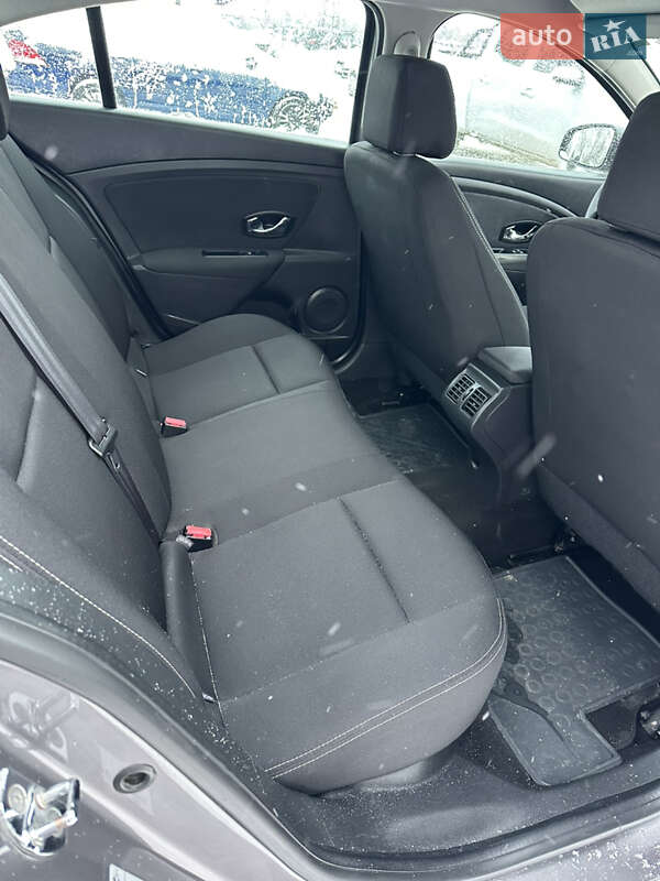 Седан Renault Fluence 2015 в Луцке фото 18 Седан Renault Fluence 2015 в Луцке