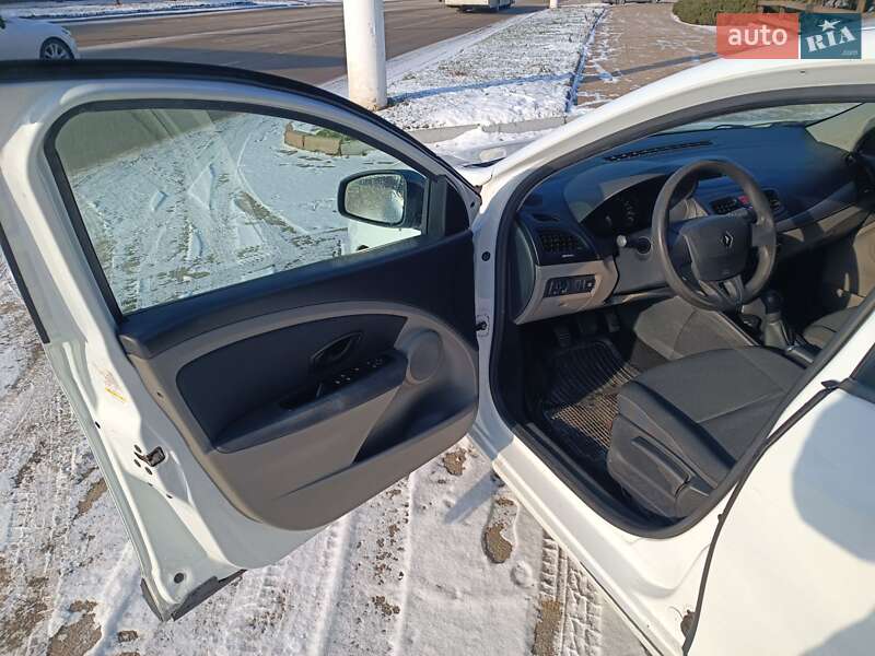 Седан Renault Fluence 2010 в Кропивницькому