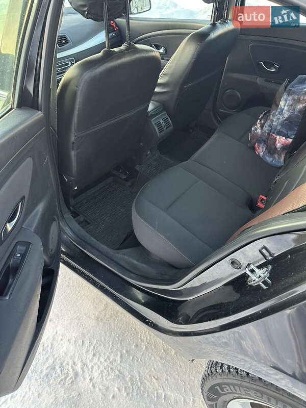 Седан Renault Fluence 2010 в Березному