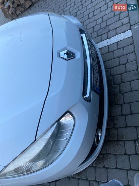 Седан Renault Fluence 2011 в Жовкве