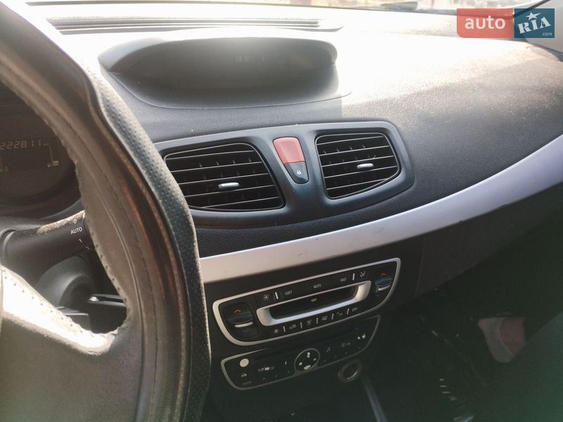 Седан Renault Fluence 2011 в Дніпрі
