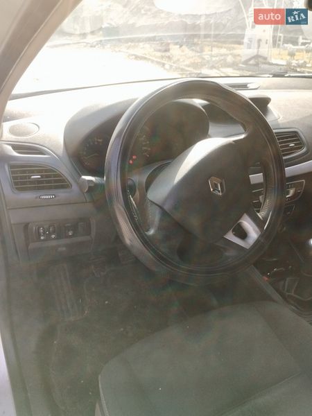 Седан Renault Fluence 2011 в Дніпрі