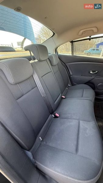 Седан Renault Fluence 2010 в Киеве