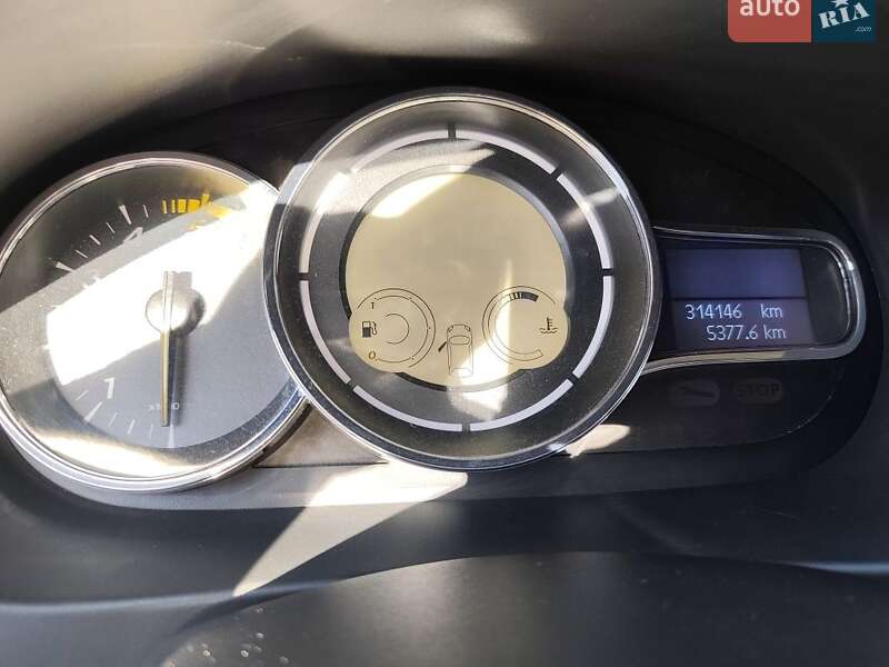 Седан Renault Fluence 2011 в Калуше