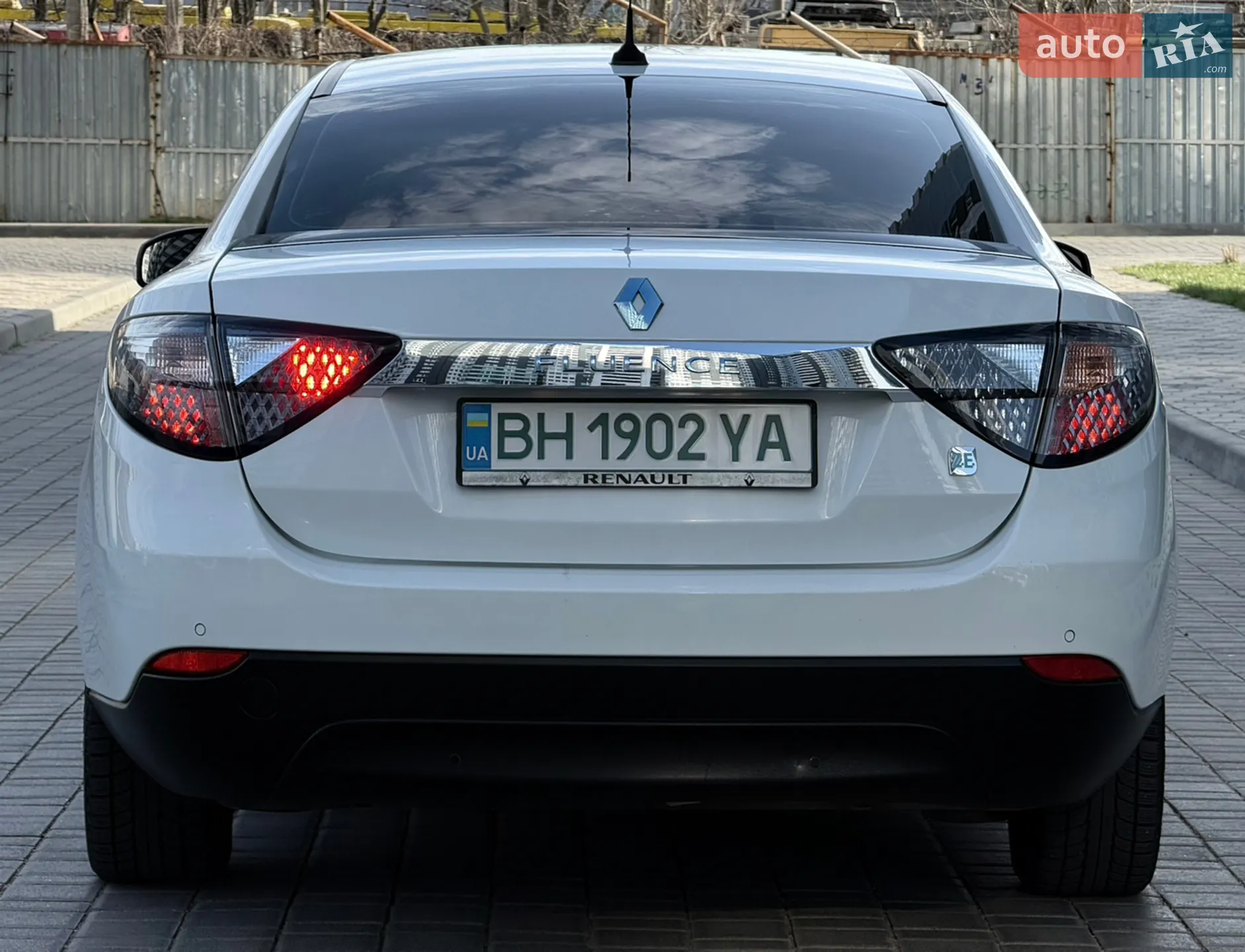 2011 Renault Fluence - мініатюра 7