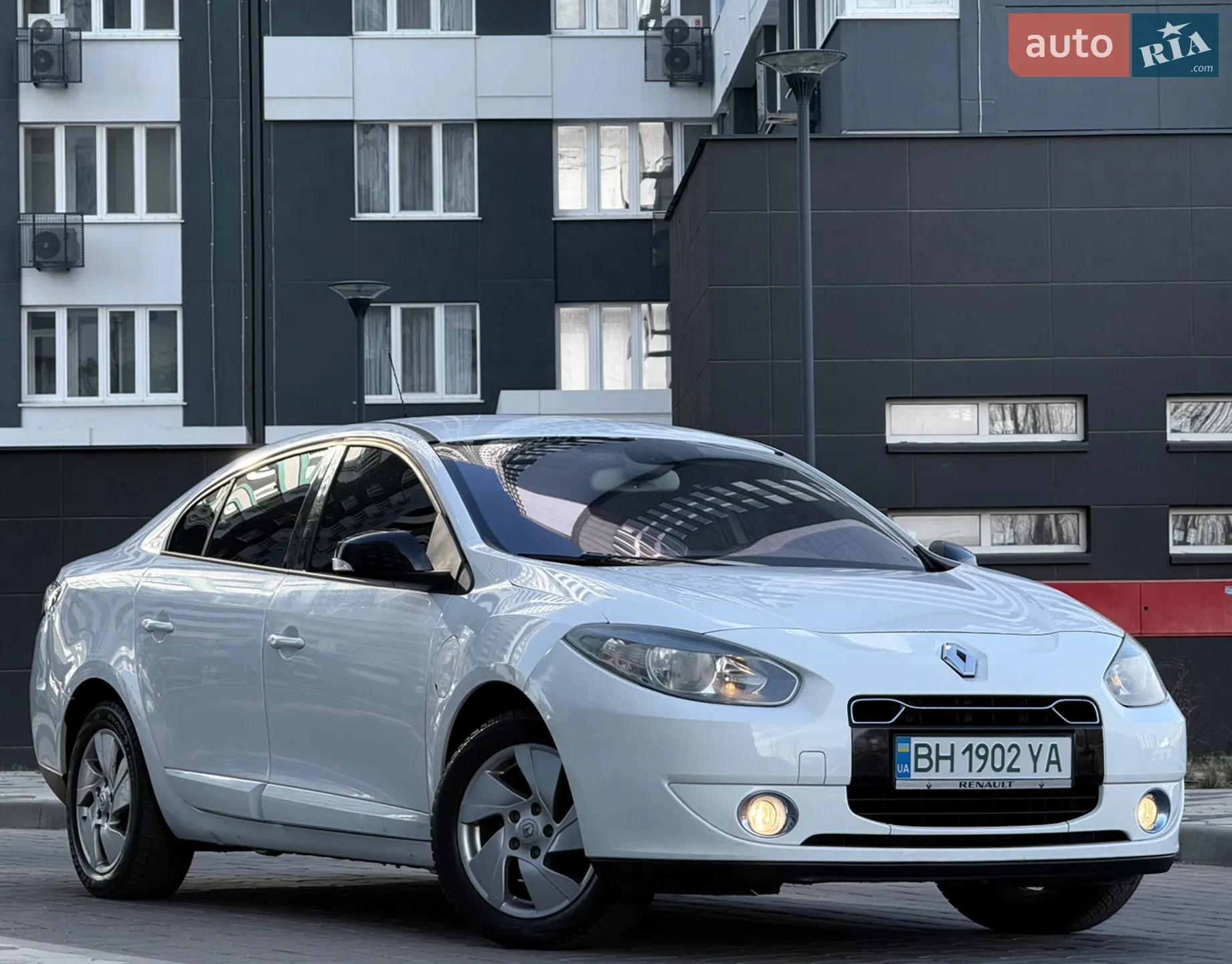 2011 Renault Fluence - мініатюра 24