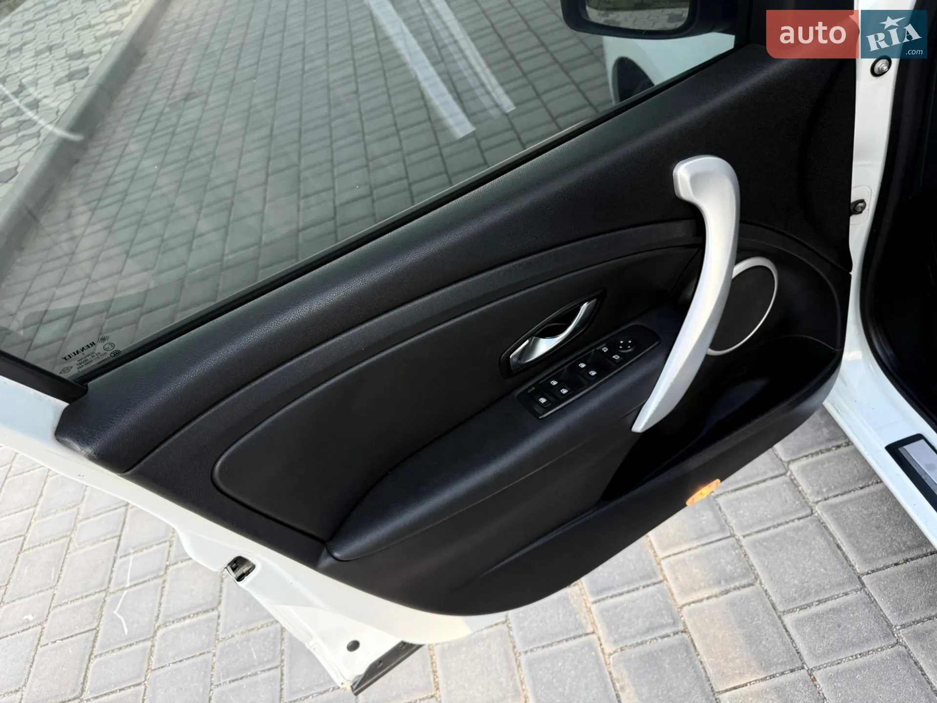 2011 Renault Fluence - мініатюра 37