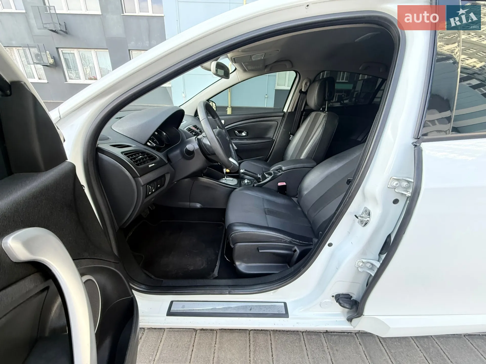 2011 Renault Fluence - мініатюра 39