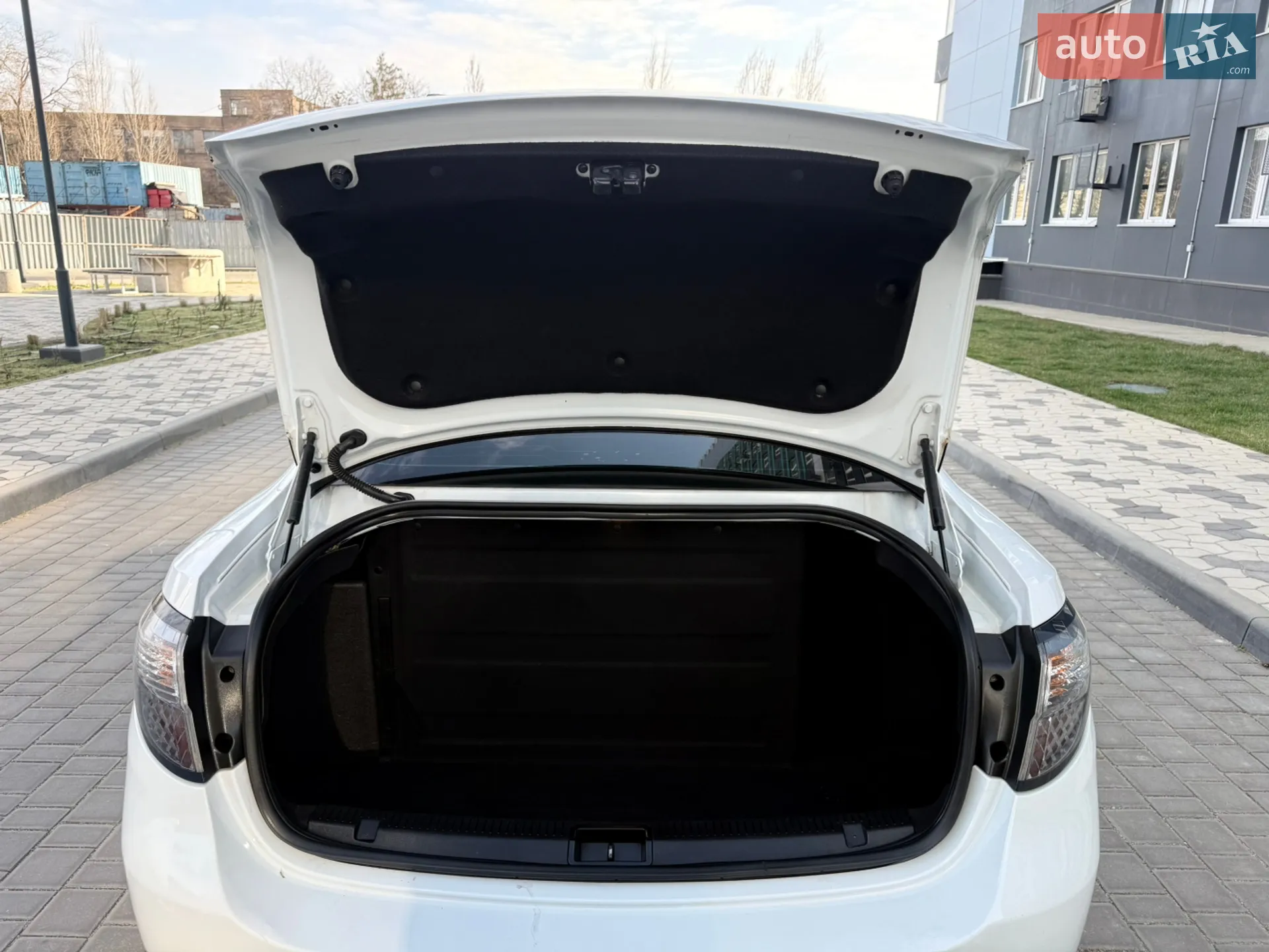 2011 Renault Fluence - мініатюра 82