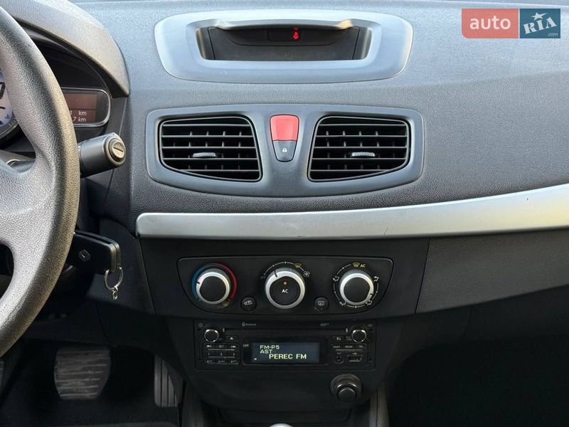 Седан Renault Fluence 2015 в Киеве фото 32 Седан Renault Fluence 2015 в Киеве
