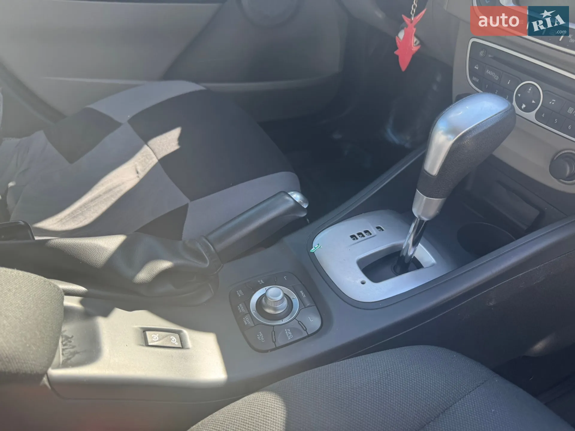 2012 Renault Fluence - мініатюра 16
