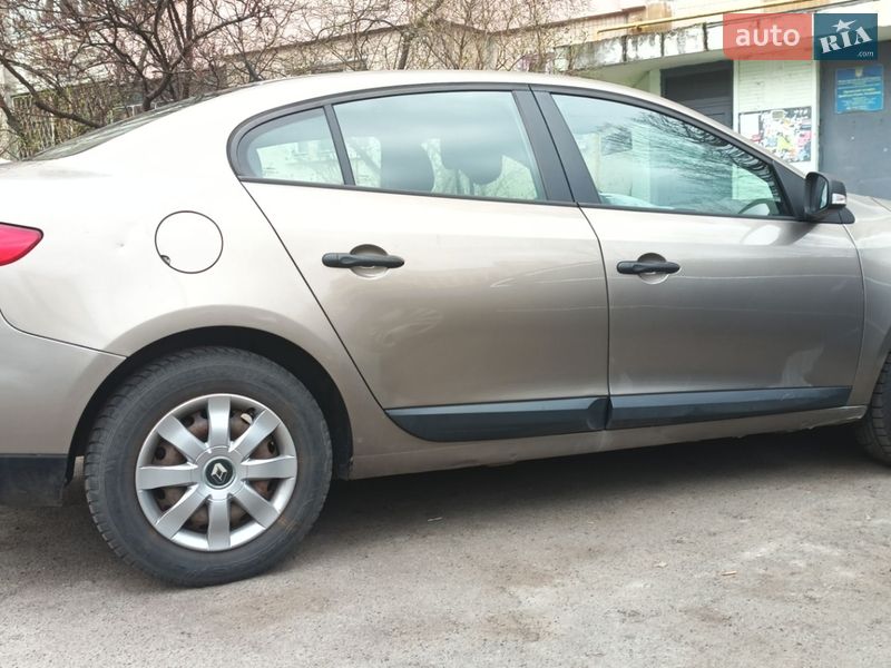 Седан Renault Fluence 2011 в Киеве
