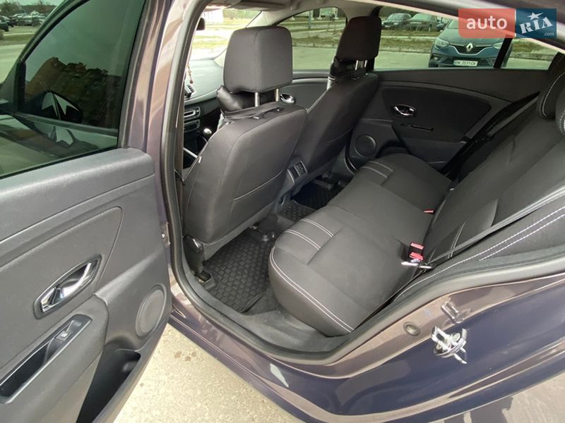 Седан Renault Fluence 2013 в Вараше