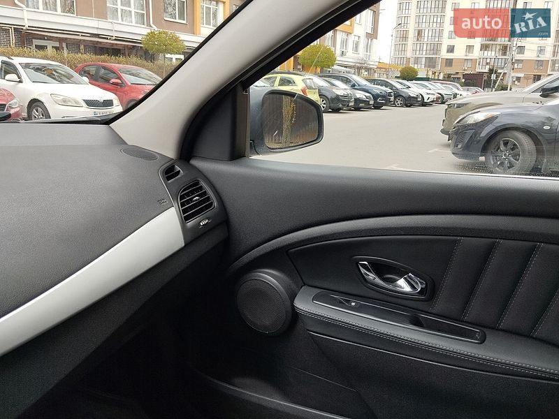 Седан Renault Fluence 2012 в Киеве
