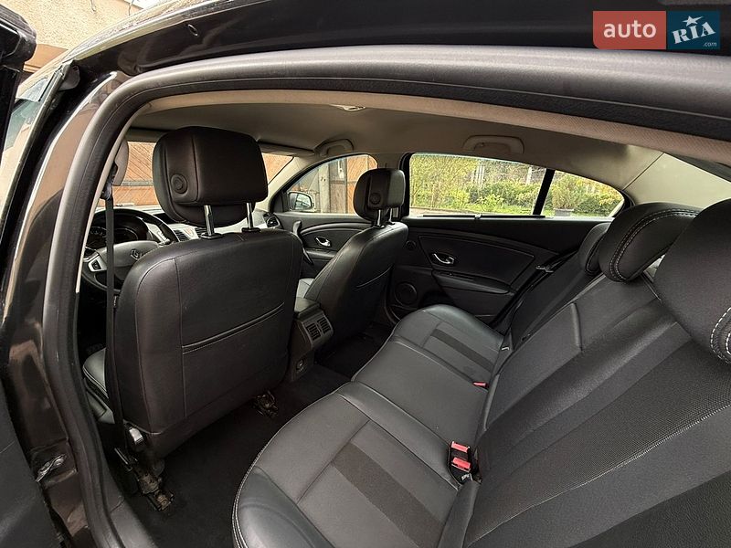 Седан Renault Fluence 2010 в Ивано-Франковске