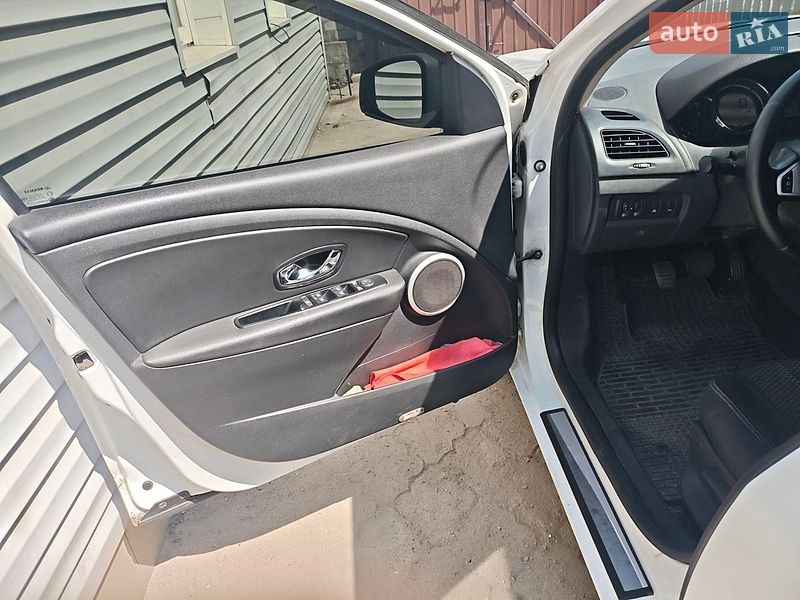 Седан Renault Fluence 2012 в Дніпрі