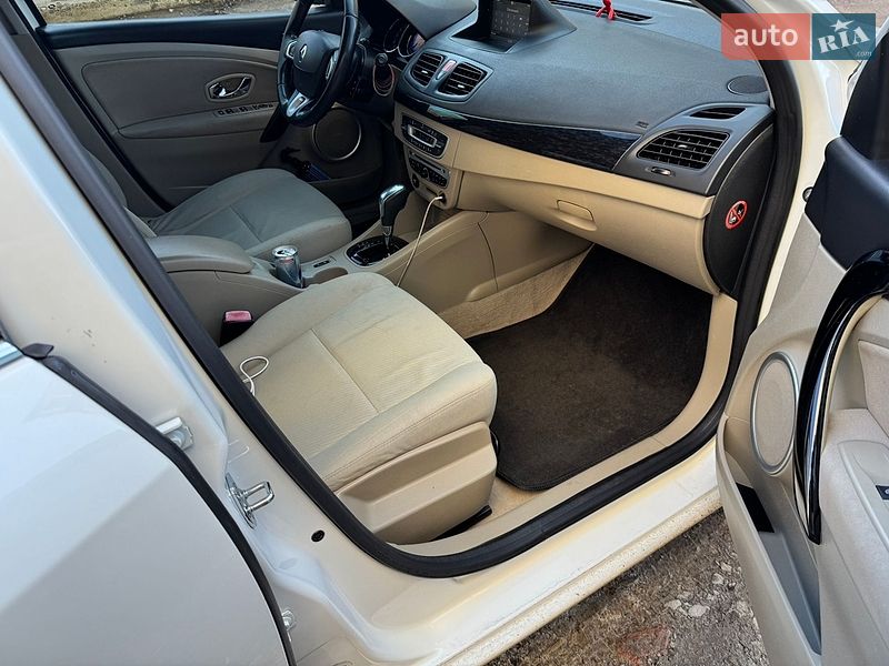 Седан Renault Fluence 2015 в Яворове