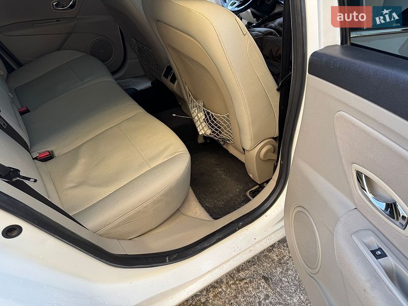 Седан Renault Fluence 2015 в Яворове