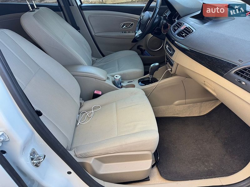 Седан Renault Fluence 2015 в Яворове