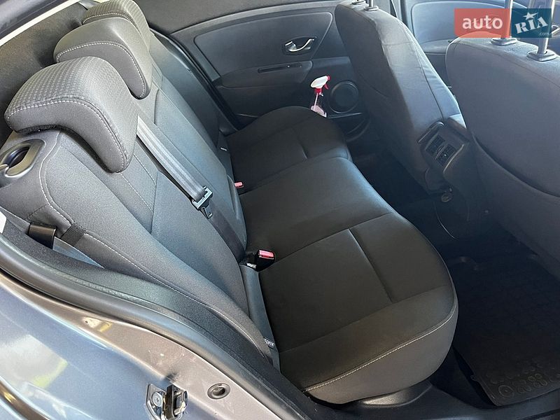 Седан Renault Fluence 2011 в Киеве