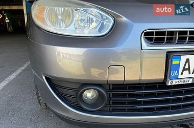 Седан Renault Fluence 2011 в Киеве