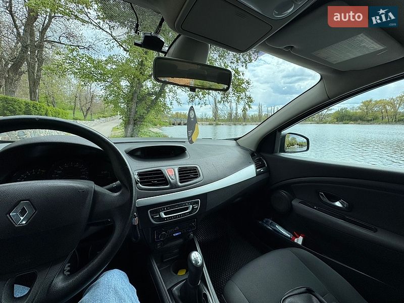 Седан Renault Fluence 2010 в Кропивницком