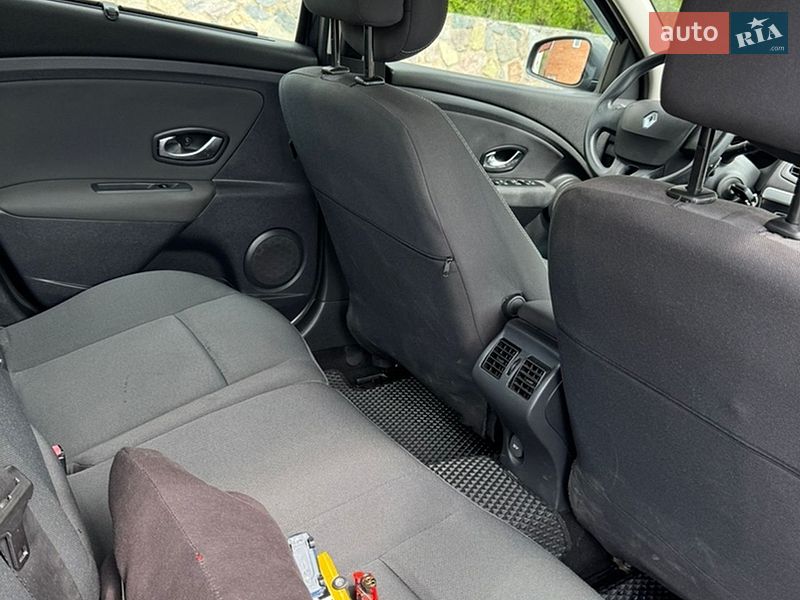 Седан Renault Fluence 2010 в Кропивницком