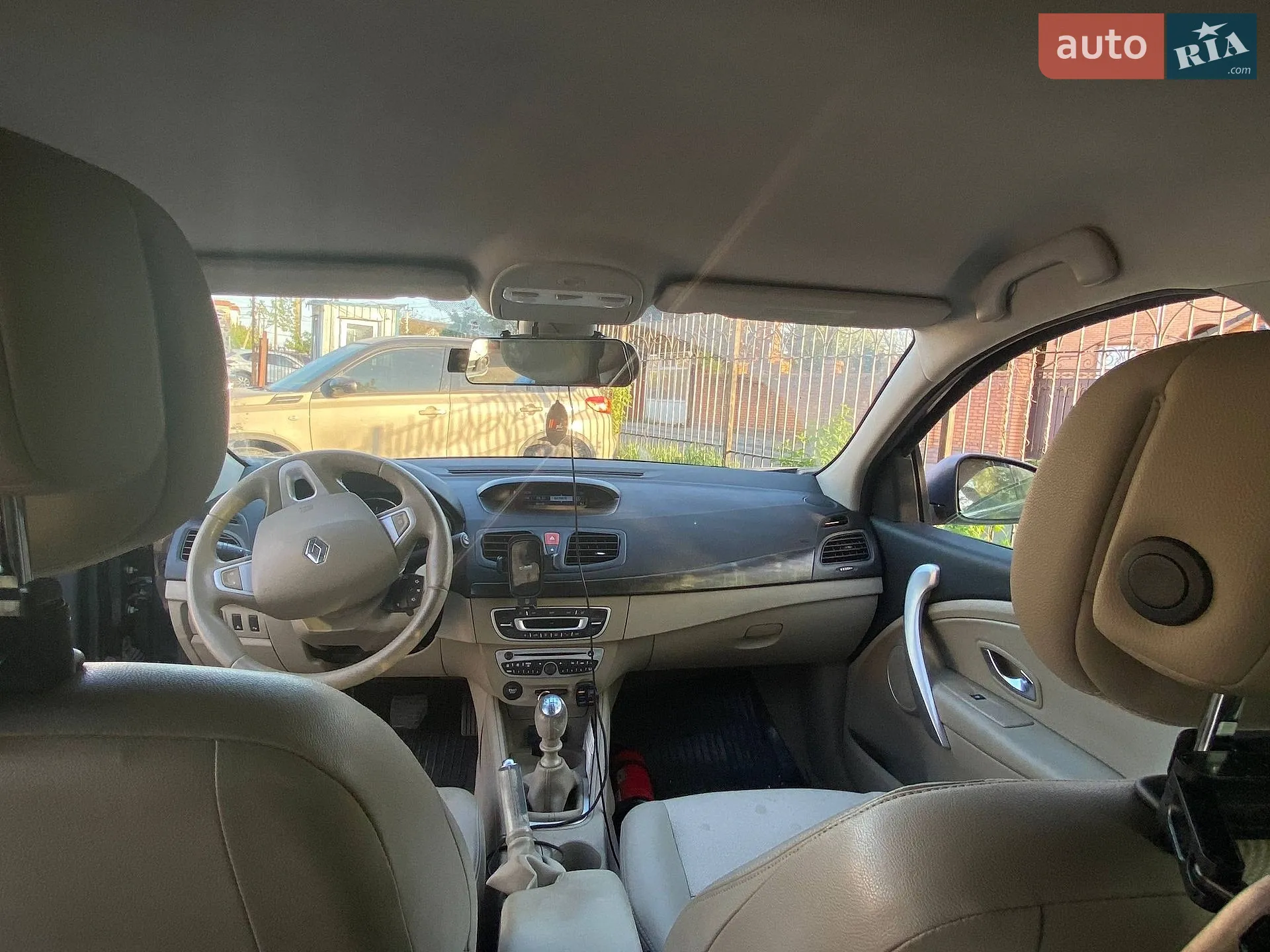2010 Renault Fluence - мініатюра 6