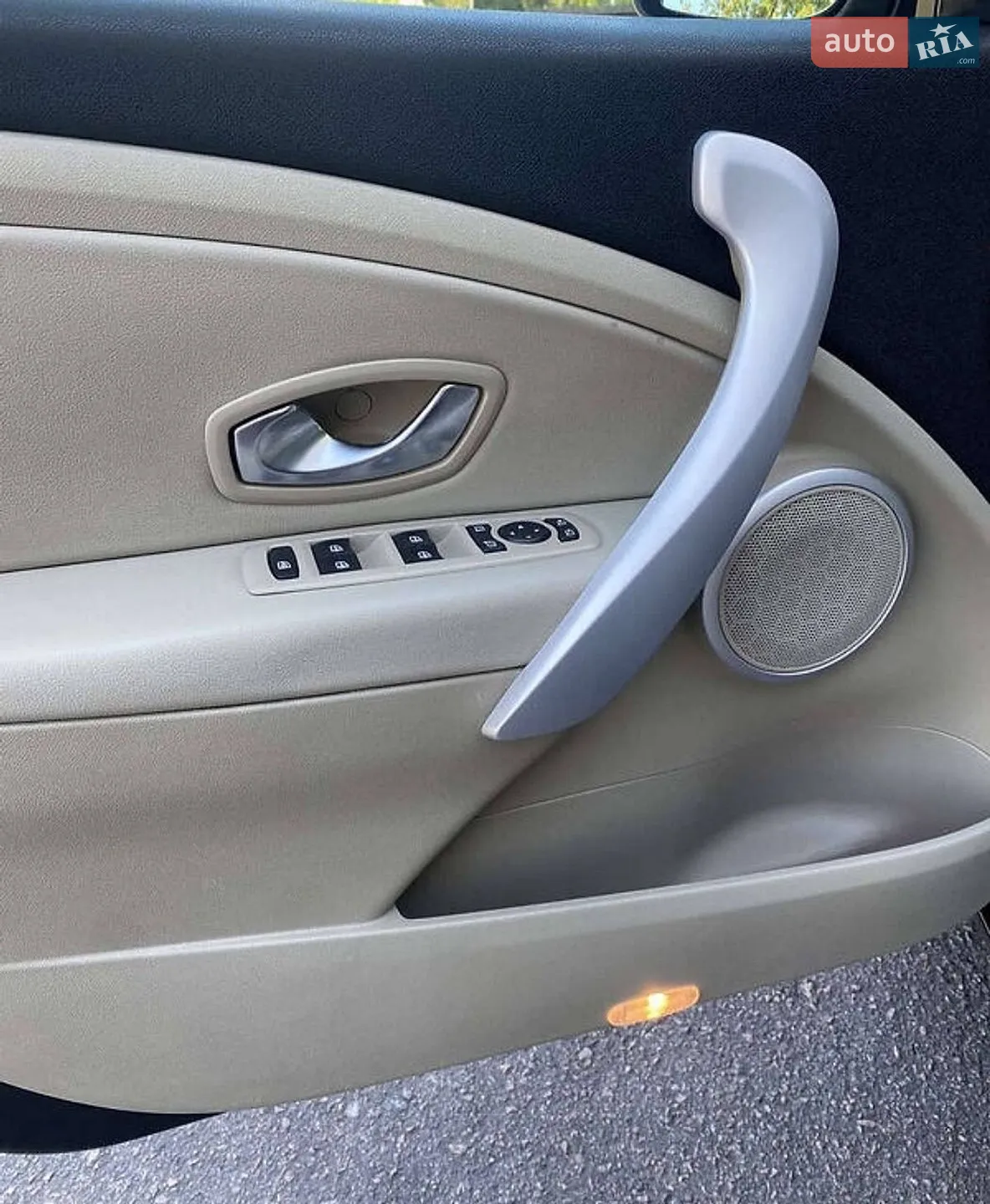 2011 Renault Fluence - мініатюра 32
