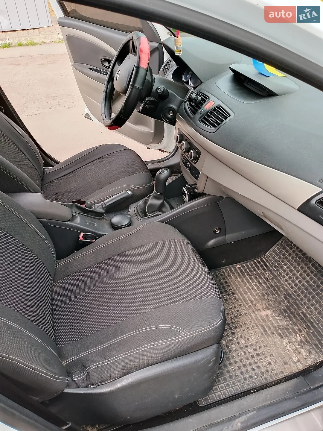 2011 Renault Fluence - мініатюра 3
