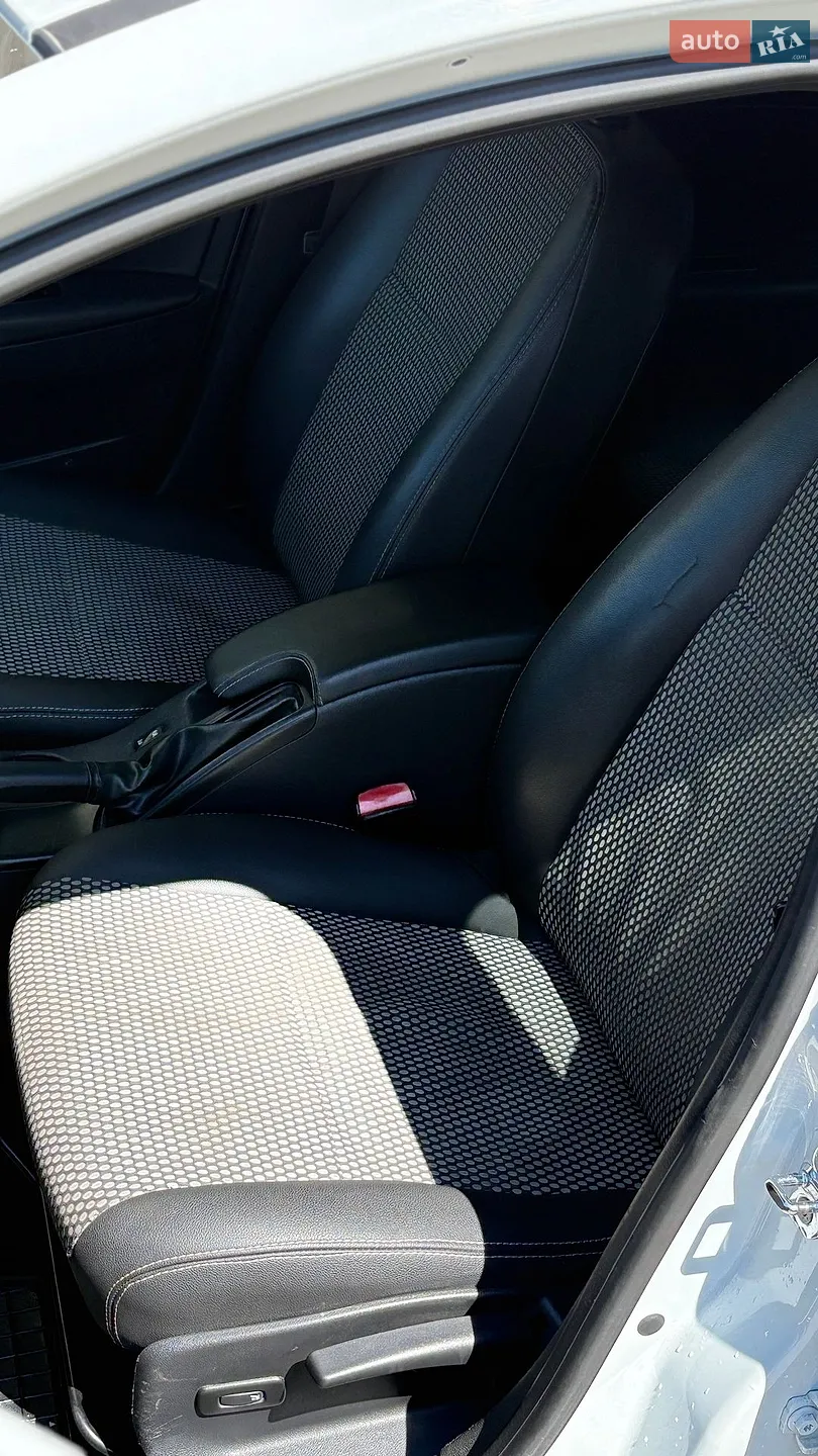 2012 Renault Fluence - мініатюра 12