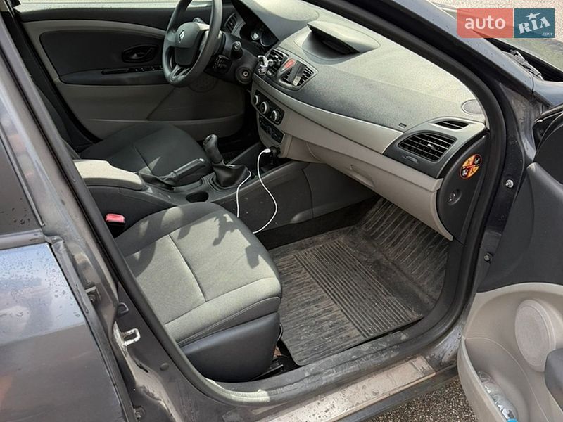 Седан Renault Fluence 2011 в Днепре