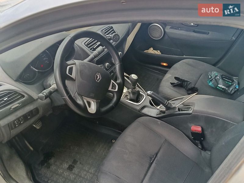 Седан Renault Fluence 2012 в Чернівцях