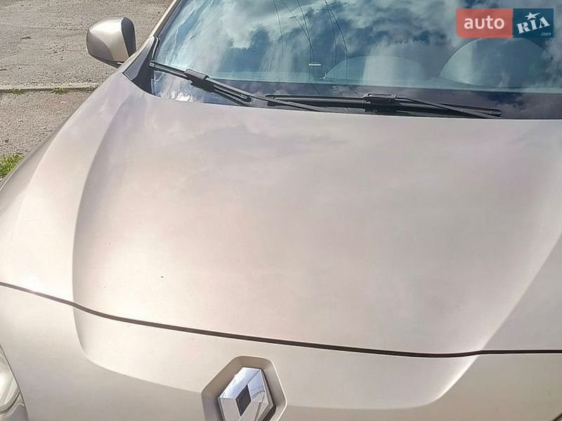 Седан Renault Fluence 2010 в Львове