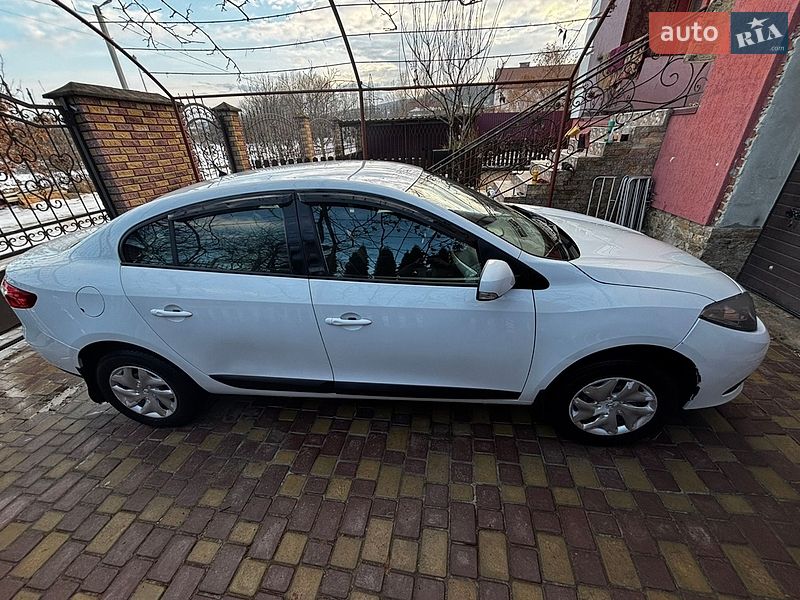 Седан Renault Fluence 2013 в Львові