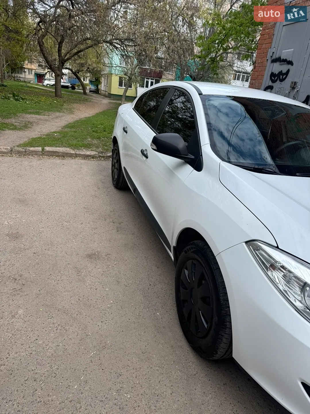 Renault Fluence 2010 VIN VF1LZBR0542597566 фото оголошення 2 з 17