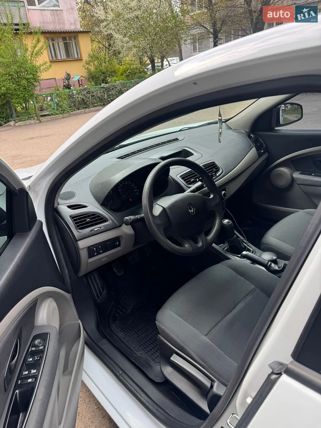 Renault Fluence 2010 VIN VF1LZBR0542597566 фото оголошення 16 з 17