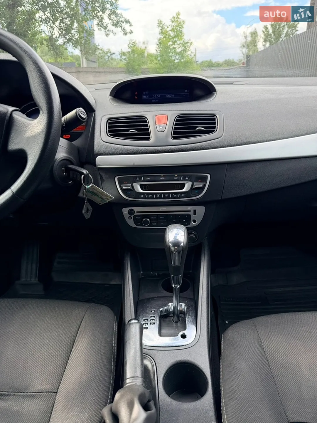 2014 Renault Fluence - мініатюра 11