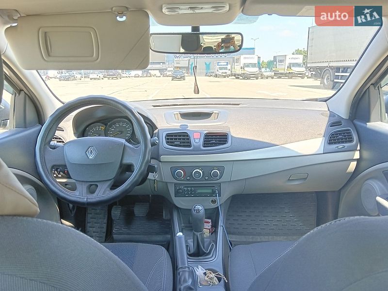 Седан Renault Fluence 2010 в Киеве фото 8 Седан Renault Fluence 2010 в Киеве