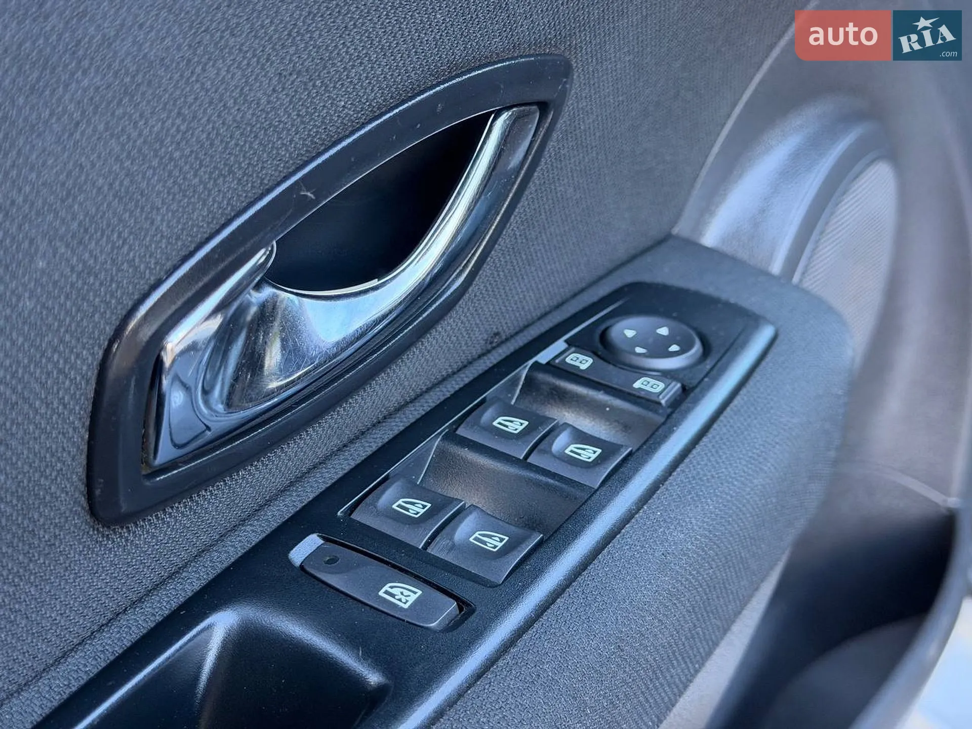 2016 Renault Fluence - мініатюра 21