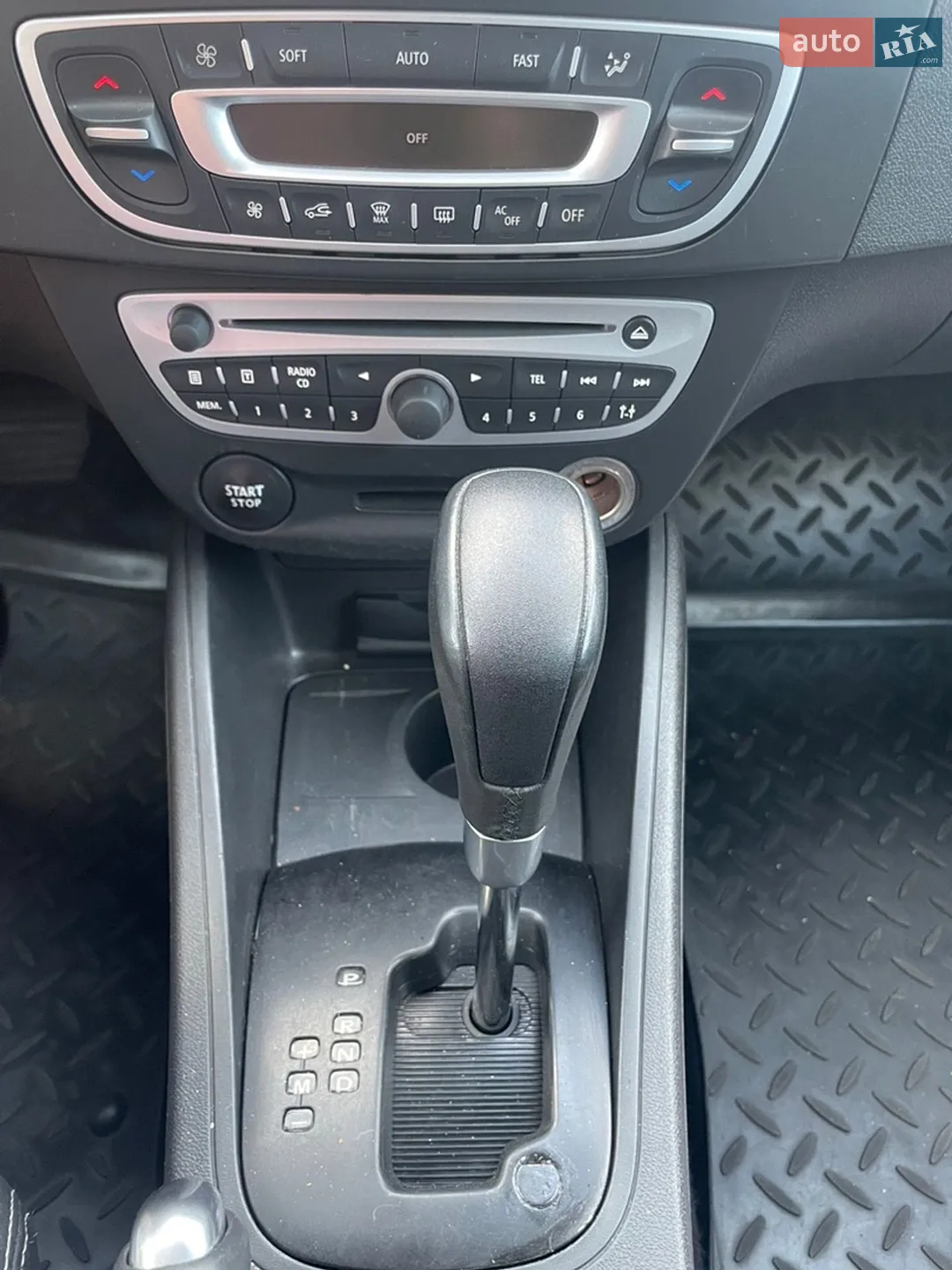 2012 Renault Fluence - мініатюра 32