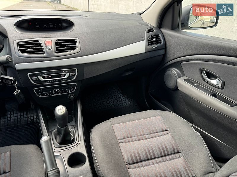Седан Renault Fluence 2010 в Киеве фото 12 Седан Renault Fluence 2010 в Киеве