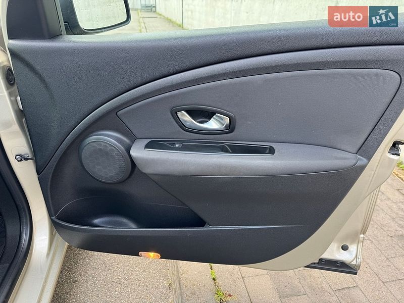 Седан Renault Fluence 2010 в Киеве фото 22 Седан Renault Fluence 2010 в Киеве